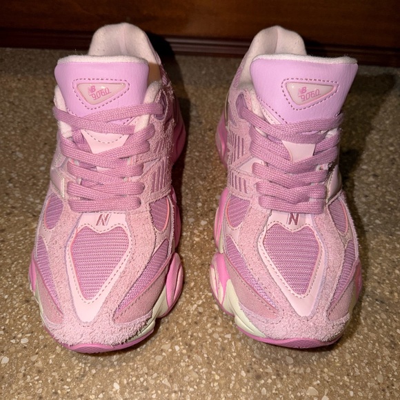 New Balance 9060 Pink Sneakers Women's Size 6 Men's 4.5 Chunky Dad Shoe U9060APP - Picture 3 of 11